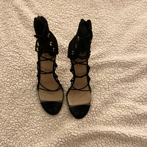 Sexy strappy heels - Picture 2 of 4